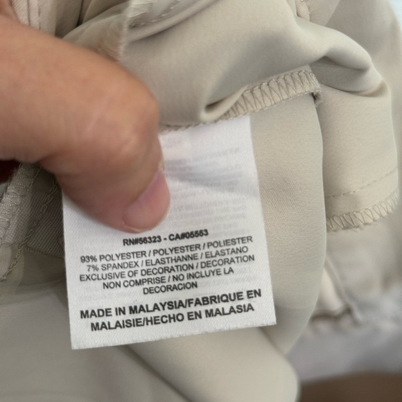 Nike Golf Tour Performance Dri-Fit Womens  Tan Khaki Pants Size 10 Capri Cropped - Picture 6 of 6